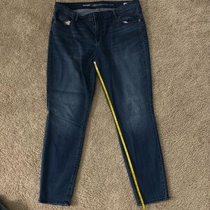 Old Navy Super Skinny Mid-Rise size 14